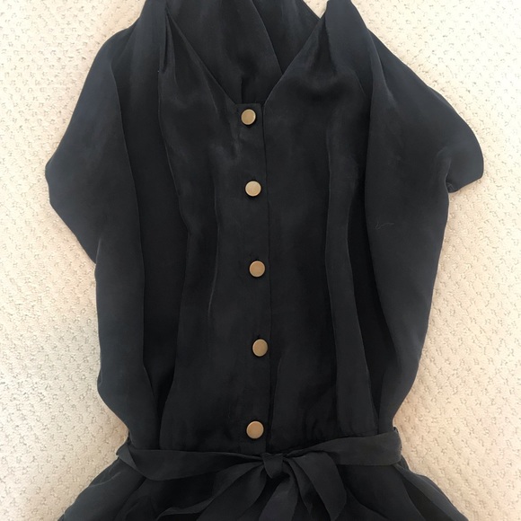 Like new, worn once-Super Cute romper! - Picture 3 of 4